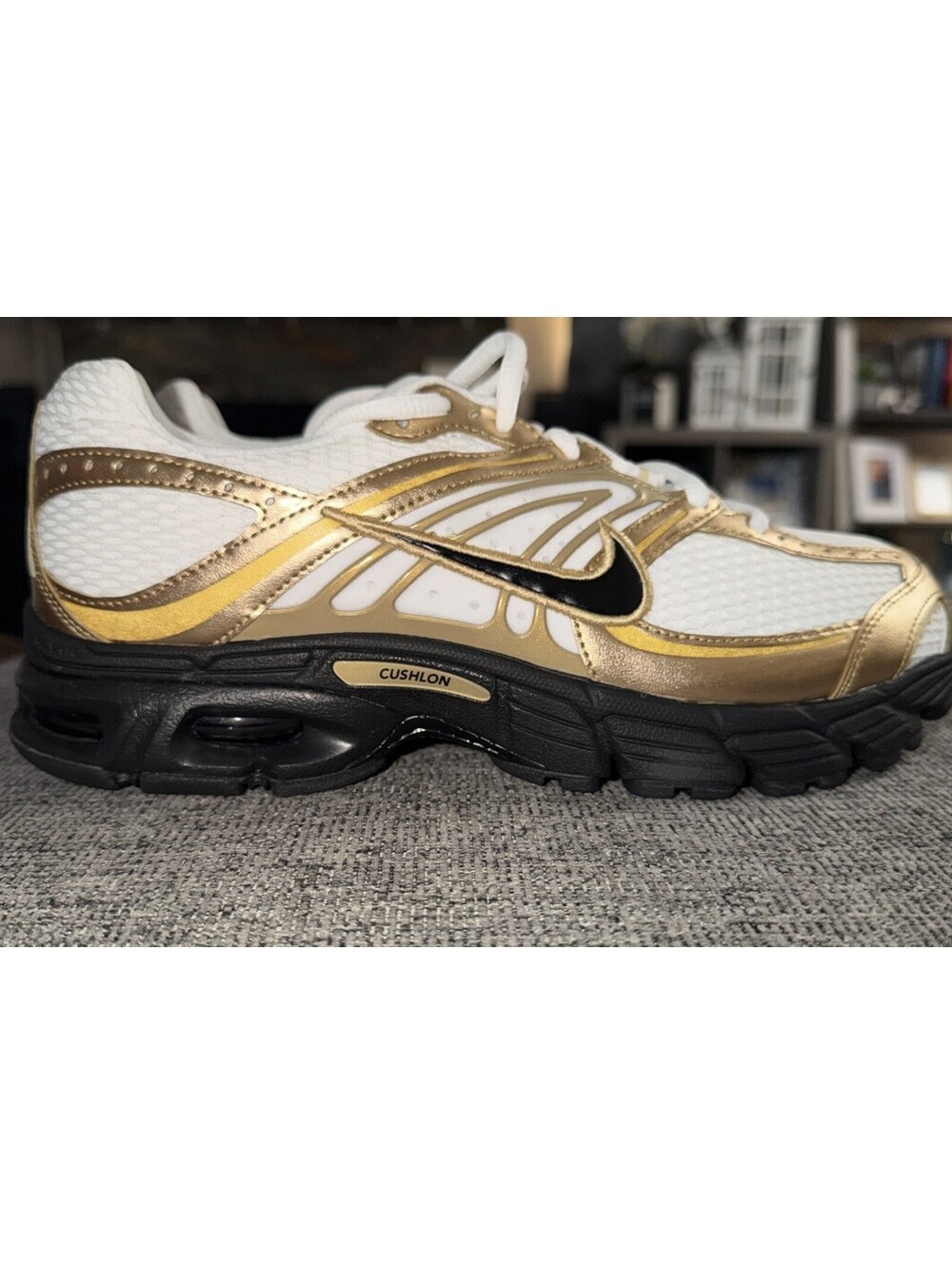 Nike Air Max Moto 2K Men’s 10 White/Black - Metallic Gold IV2870-100 New